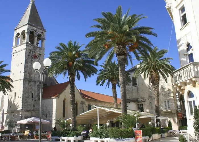 Villa With Heated Pool, *